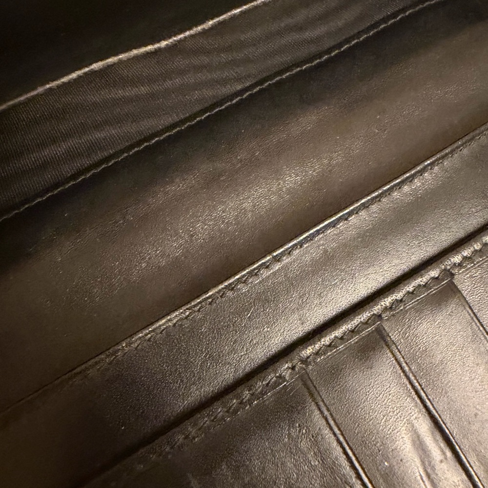 Gucci Beige and Black Monogram with Gold Hardware Wallet - Picture 4 of 11